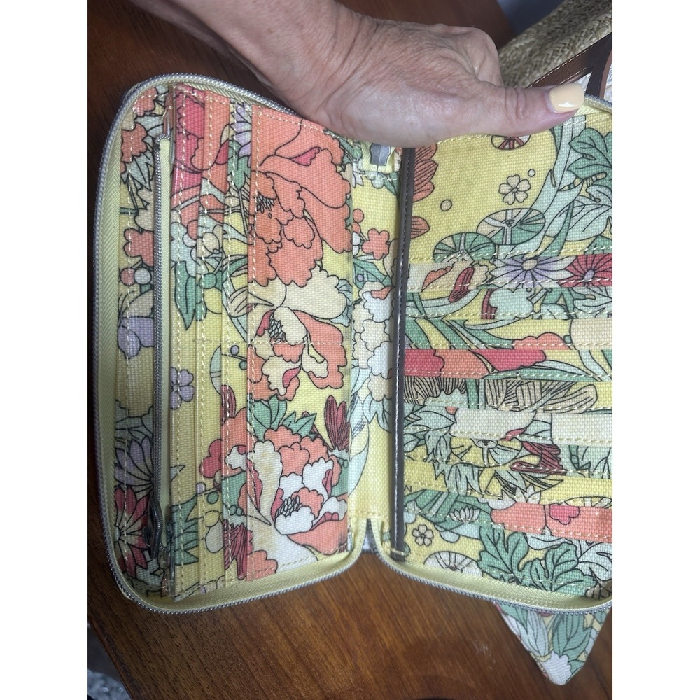 SAKROOTS Meadow Sunlight Tote With Wallet And Makeup Bag - Picture 2 of 12